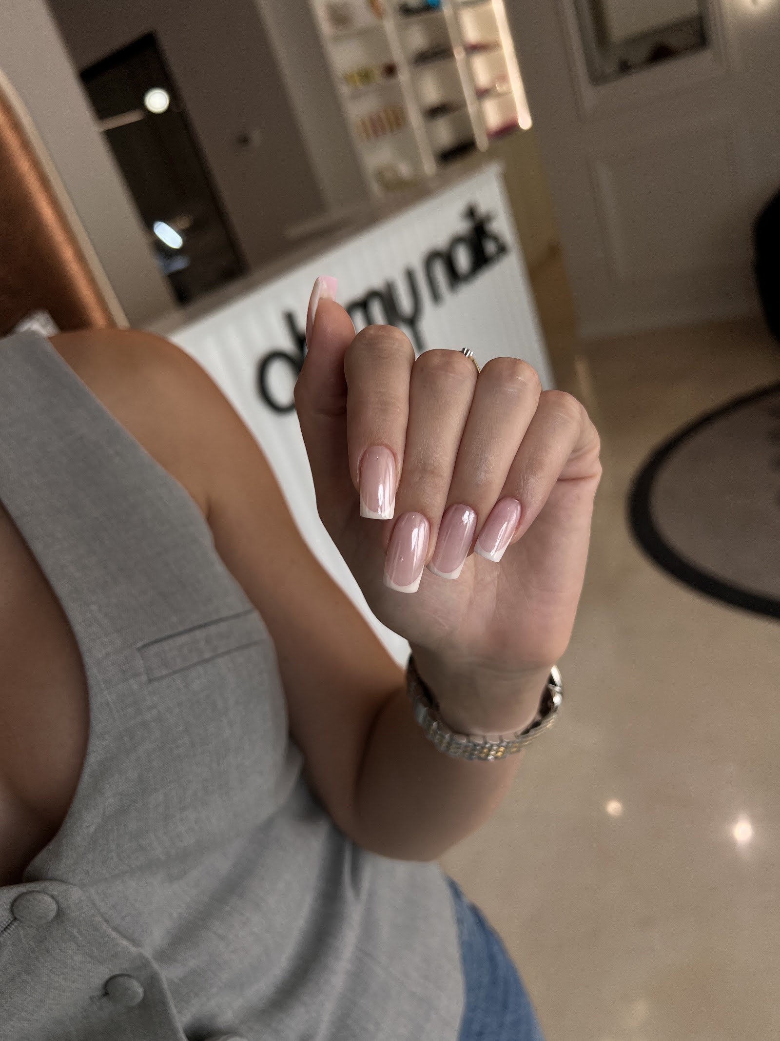 Oh My Nails! logo
